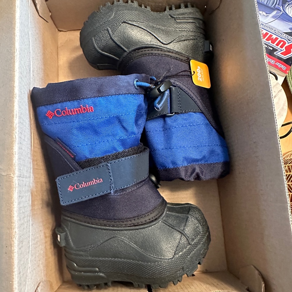 Columbia toddler snow boots new in box